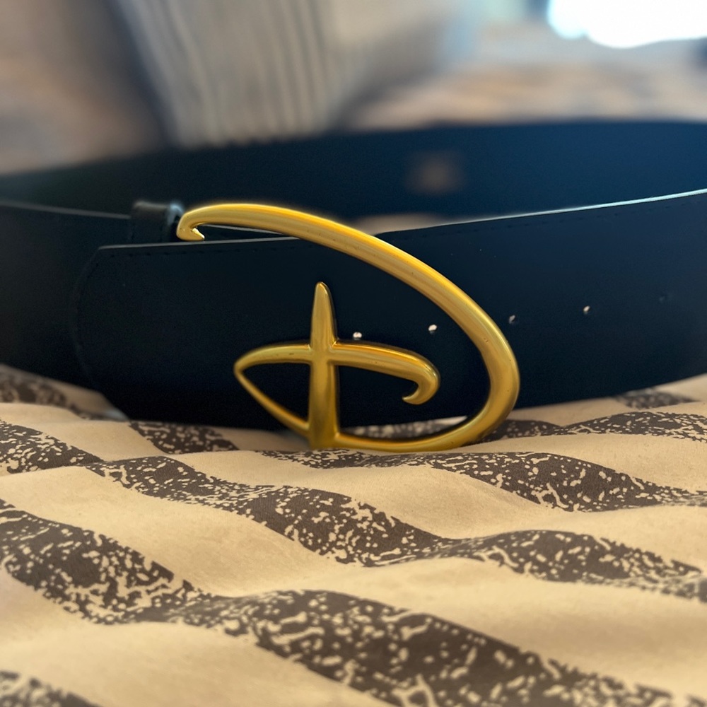 Disneys famous letter D belt